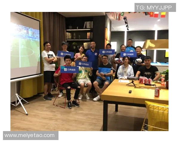 足球明星贝壳鲍姆的传奇人生与绿茵场上的辉煌成就解析 足球明星贝壳鲍姆的传奇人生与绿茵场上的辉煌成就解析