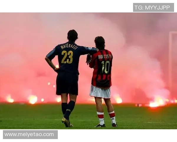 足球明星与雨伞的完美结合精彩图片大全集欣赏 足球明星与雨伞的完美结合精彩图片大全集欣赏