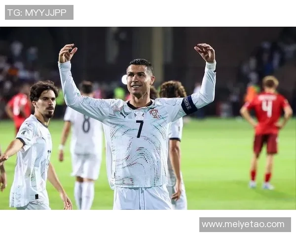 足球明星展示个性球鞋照片引发球迷热议与时尚潮流碰撞